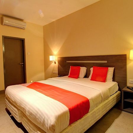 Golden Amoon Resort Narasapura Exterior foto
