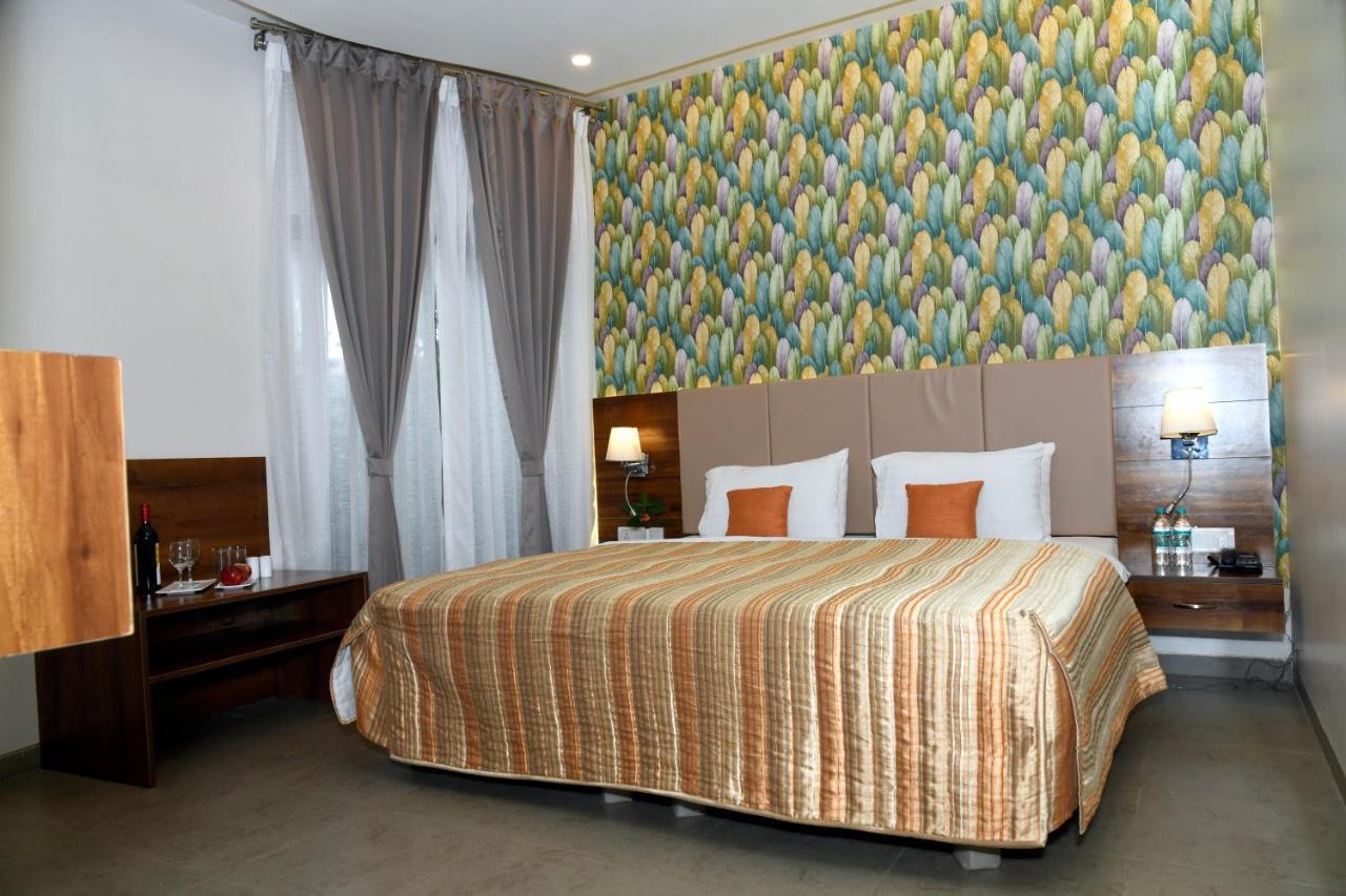 Golden Amoon Resort Narasapura Exterior foto