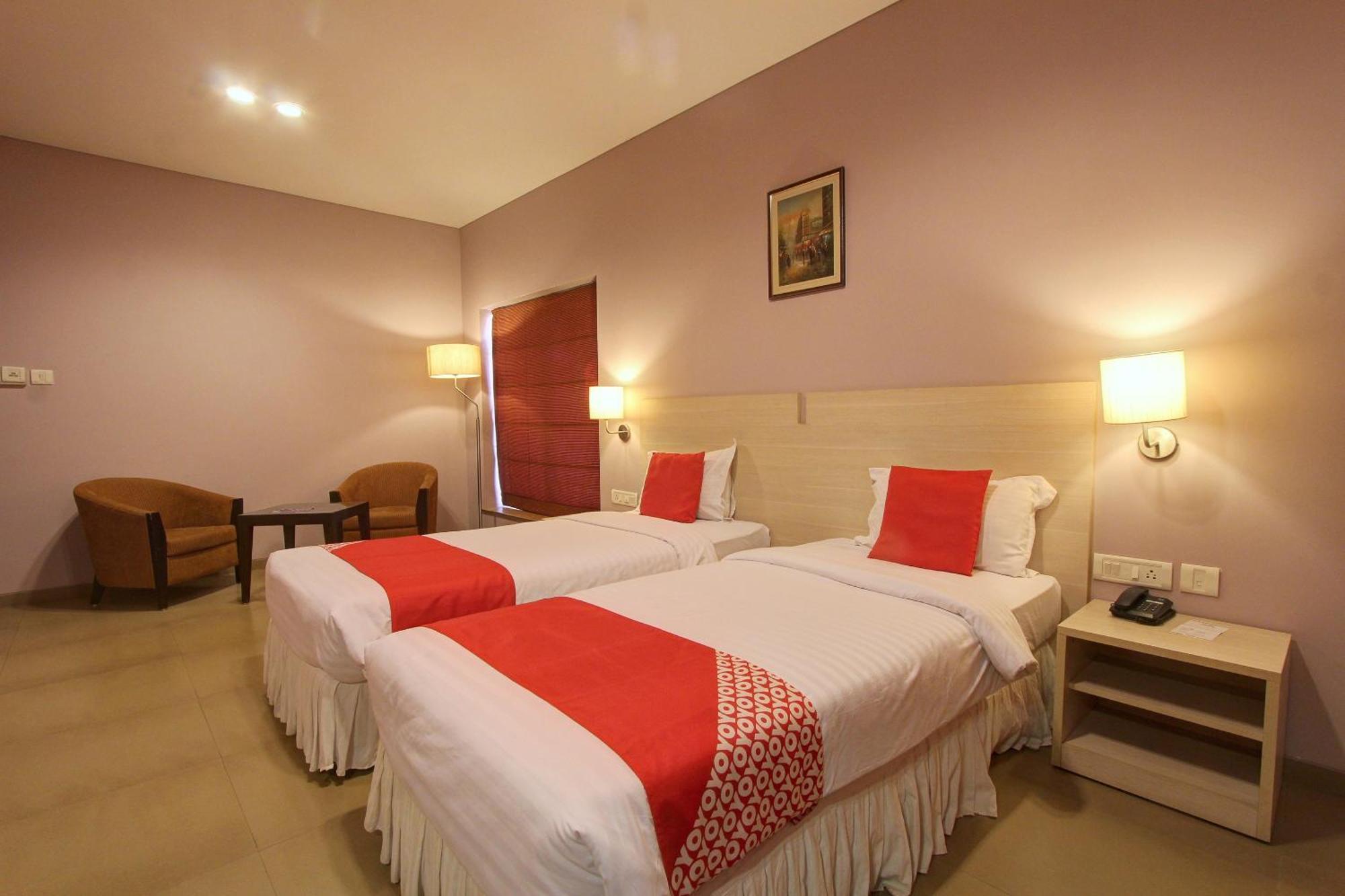 Golden Amoon Resort Narasapura Exterior foto