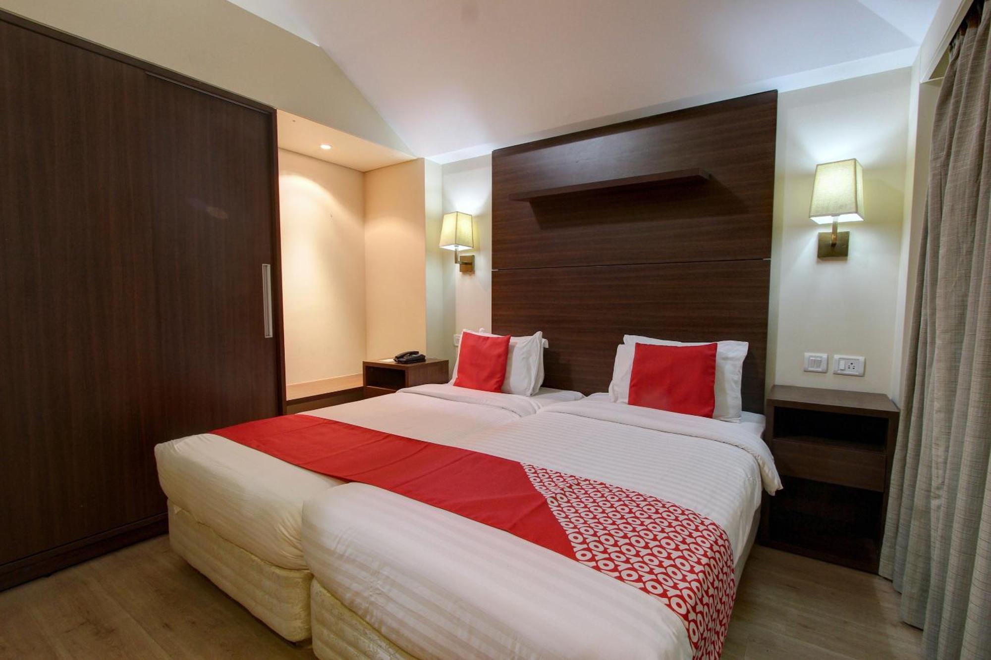 Golden Amoon Resort Narasapura Exterior foto
