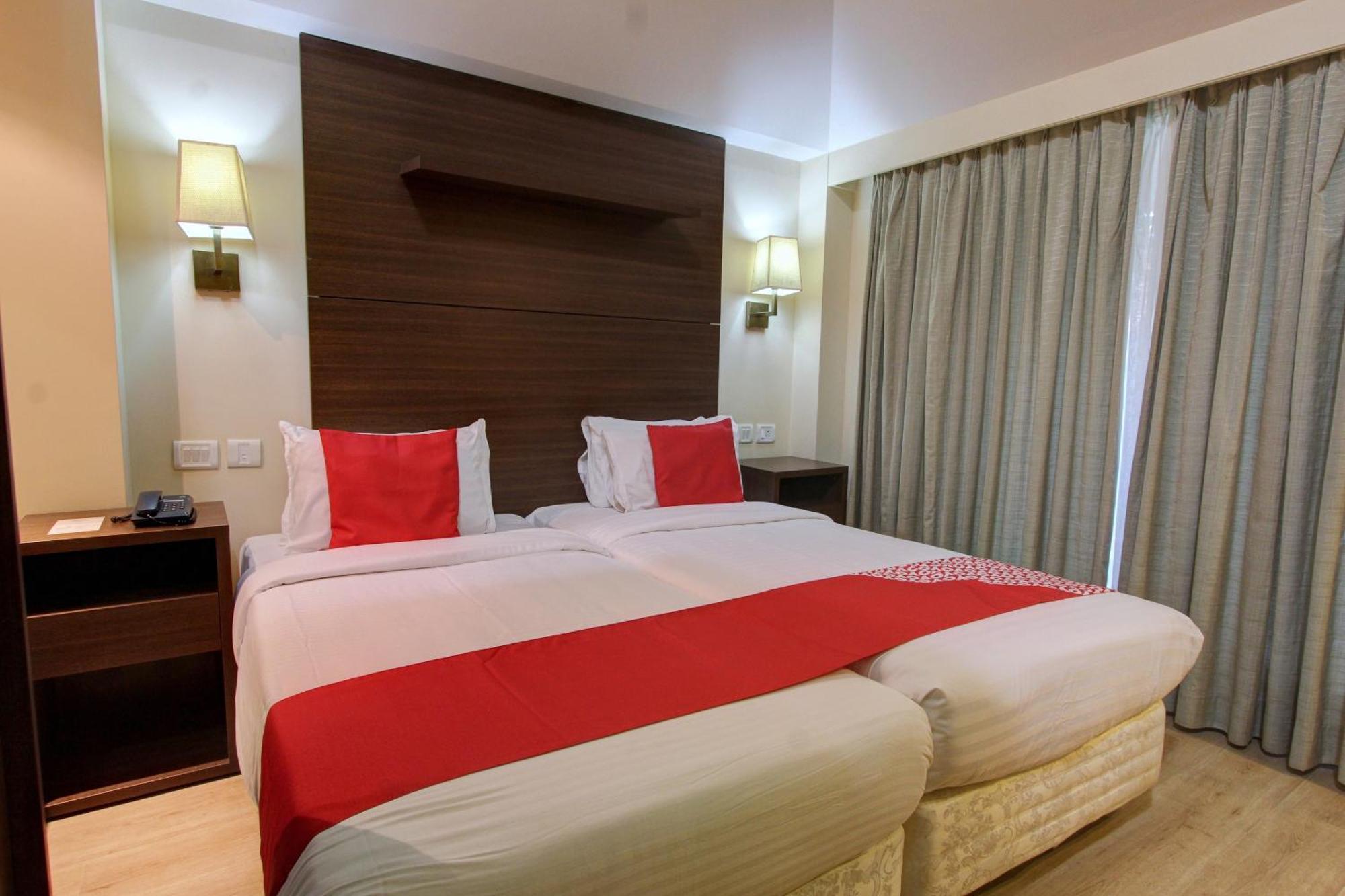 Golden Amoon Resort Narasapura Exterior foto