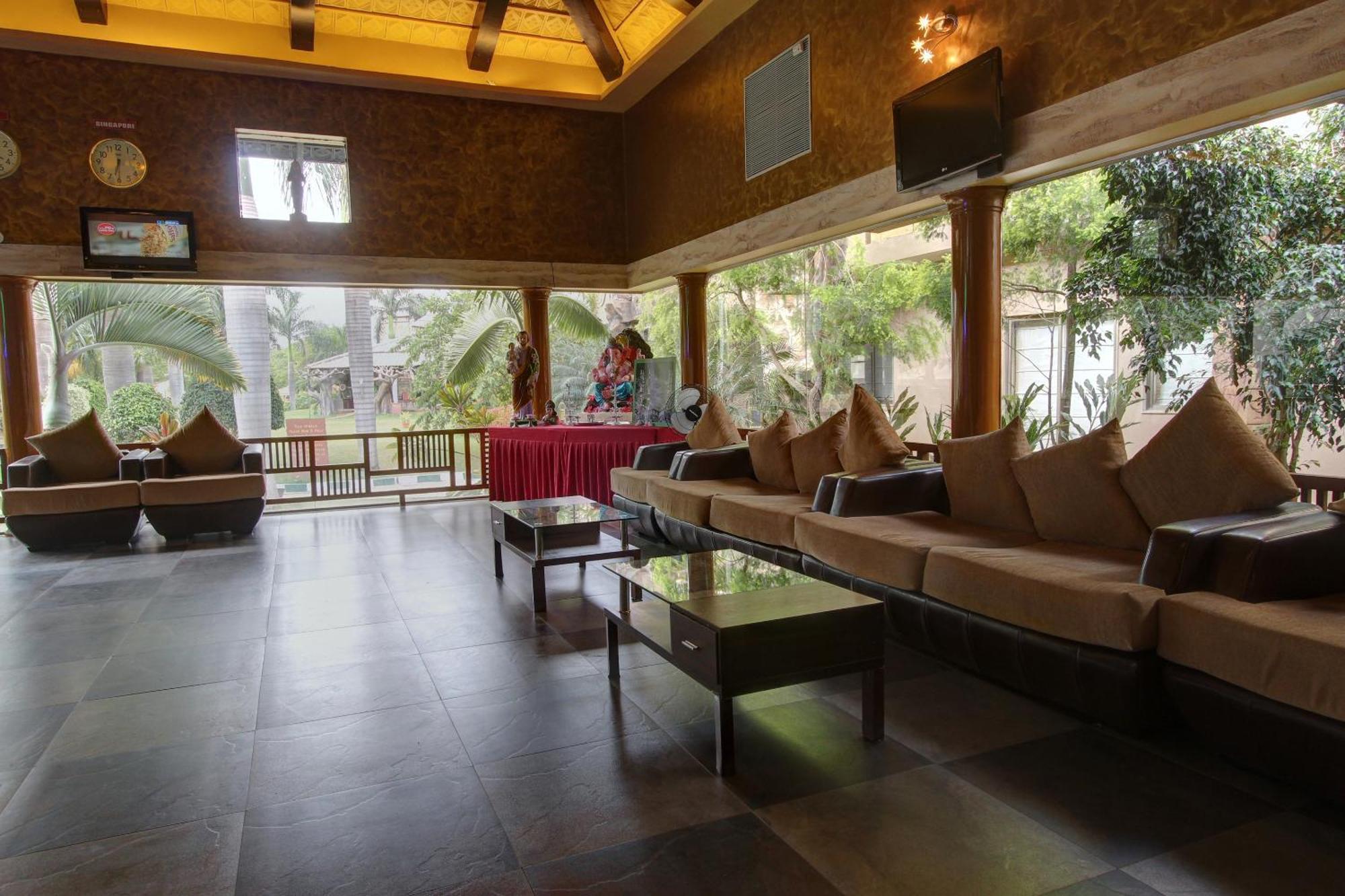Golden Amoon Resort Narasapura Exterior foto