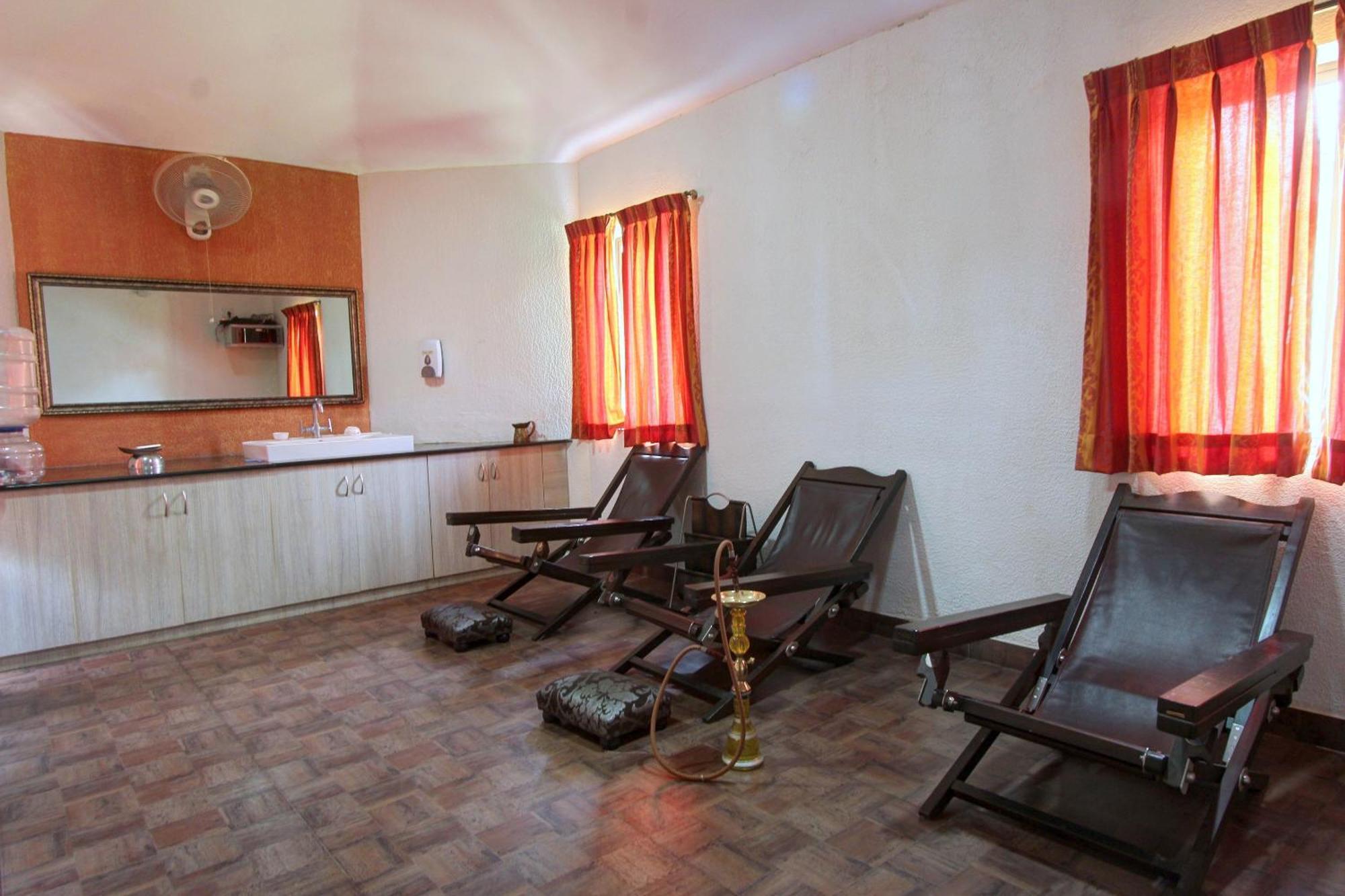 Golden Amoon Resort Narasapura Exterior foto