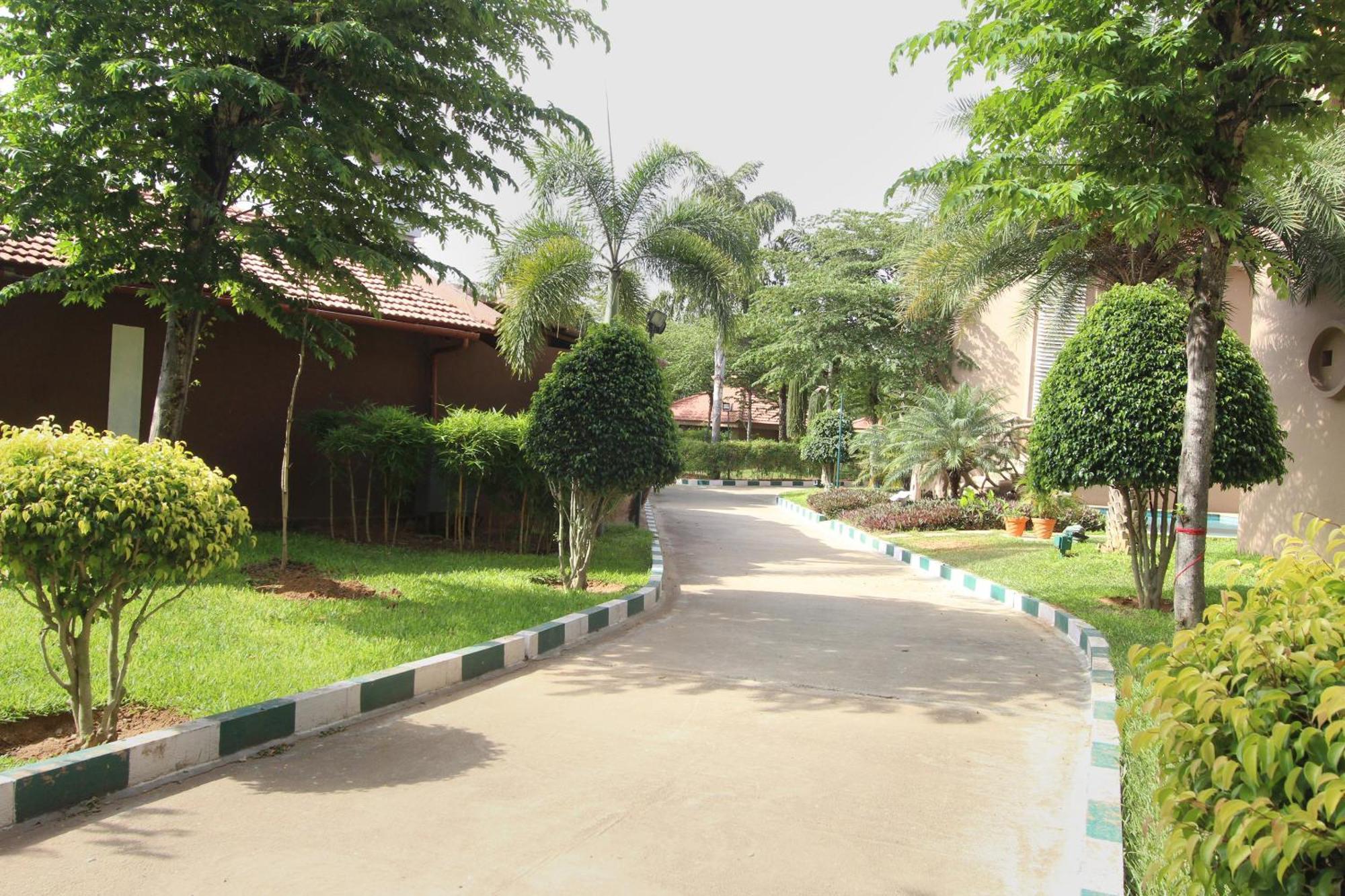 Golden Amoon Resort Narasapura Exterior foto