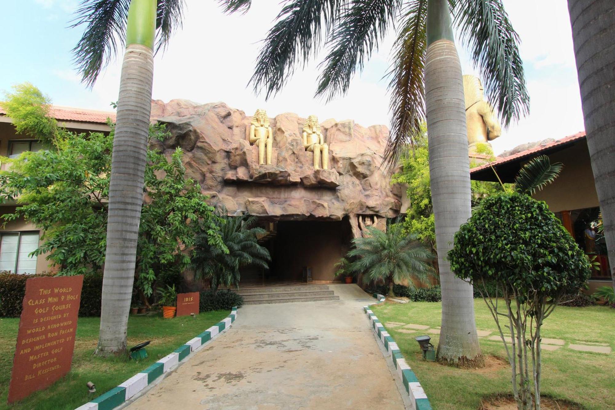 Golden Amoon Resort Narasapura Exterior foto