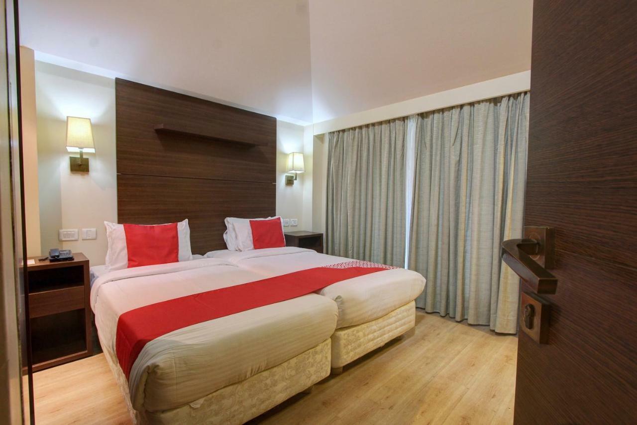 Golden Amoon Resort Narasapura Exterior foto